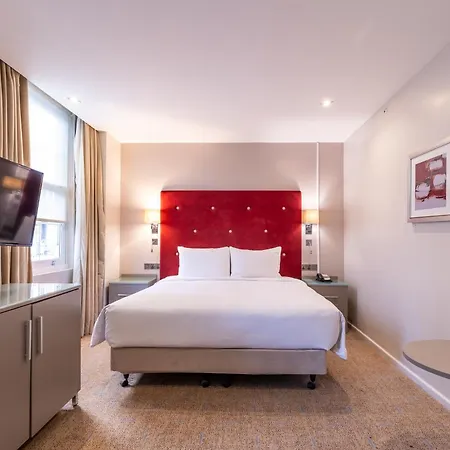 Doubletree By Hilton - West End Szálloda
