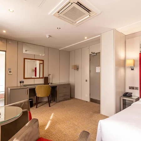 Doubletree By Hilton - West End Szálloda 4*