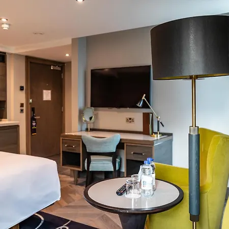 Doubletree By Hilton - West End Szálloda