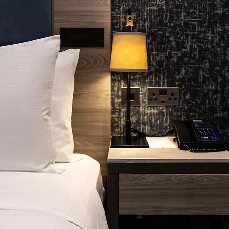 Doubletree By Hilton - West End