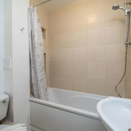 Of - Lovely Two Bedroom