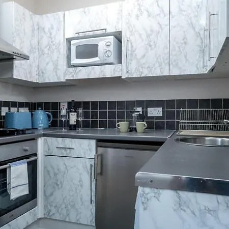 Of - Lovely Two Bedroom * London