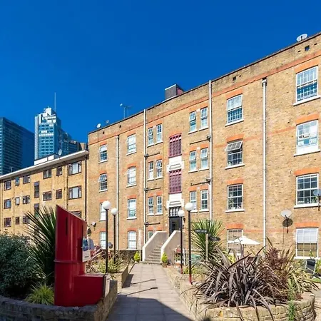 Of - Lovely Two Bedroom Apartment *