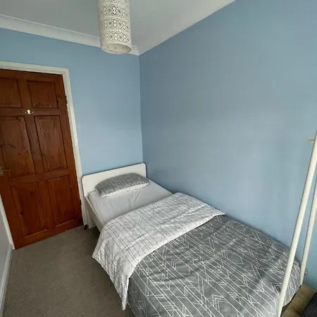 Holiday home Lovely 4 Bed House With Patio & Bbq