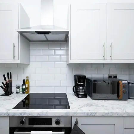 Stylish 3br Flat In The Heart Of Soho لندن