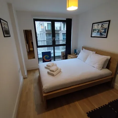 Wandsworth Deluxe Two-bedroom