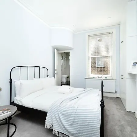 Apartment Cozy 1 Bedroom Flat In Greater London