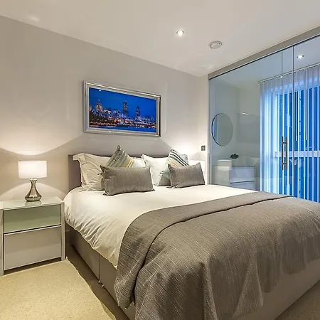 Lincoln Plaza Apartment London
