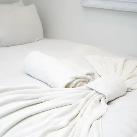 Apartment Cozy Single Level Flat With Parking