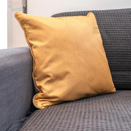 Cozy Single Level Flat With Parking