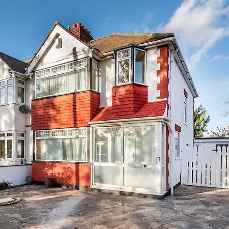 Cozy Single Level Flat With Parking