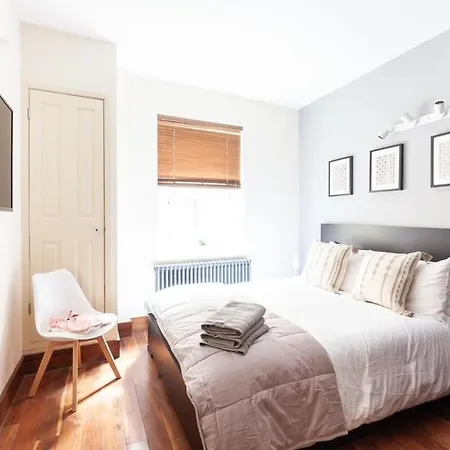 Modern And Comfortable Air-conditioned 2br Flat London