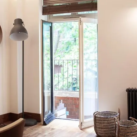 Modern And Comfortable Air-conditioned 2br Flat