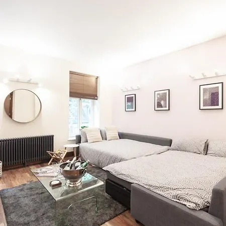 Modern And Comfortable Air-conditioned 2br Flat Apartment *