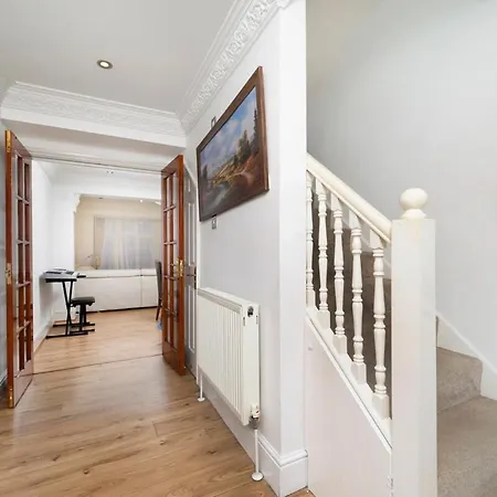 Chic 3br - Eats And Sights Closeby * London