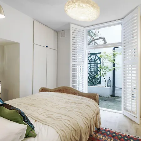 Hububb Luxury Queen's Gate Garden Apartment *