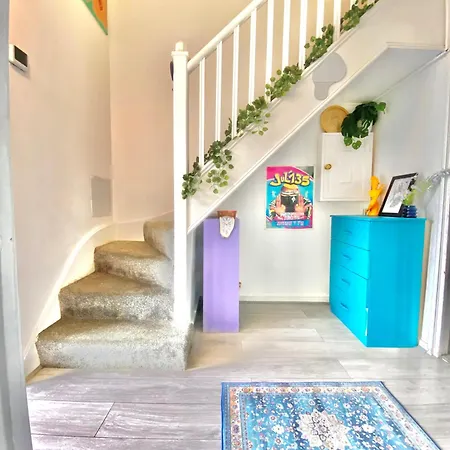 Canary Wharf Serviced * London