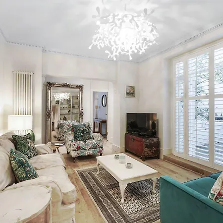 Hububb Luxury Queen's Gate Garden Apartment