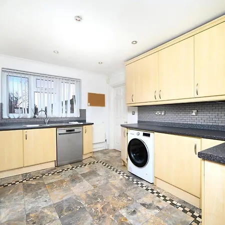 Chic 3br - Eats And Sights Closeby
