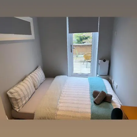 Apartment Flat In - Close To Excel *