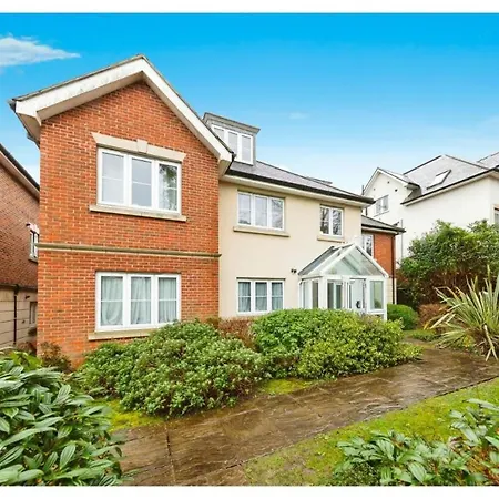 Chic Croydon 2br Flat - Free Parking Apartment *