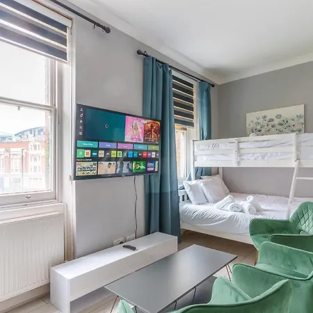 Central Apartment *