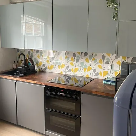 Two Bedroom Two Bathrooms Superior Apartment London