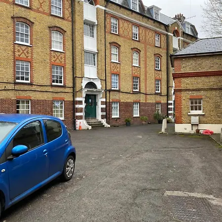 Two Bedroom Two Bathrooms Superior London