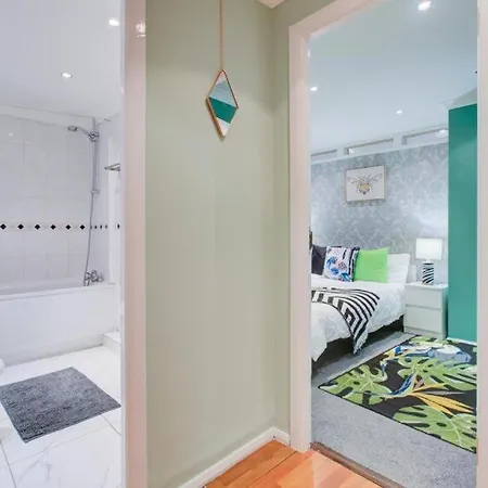 Edgware Road Two Bedroom *