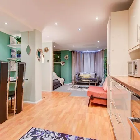 Edgware Road Two Bedroom *