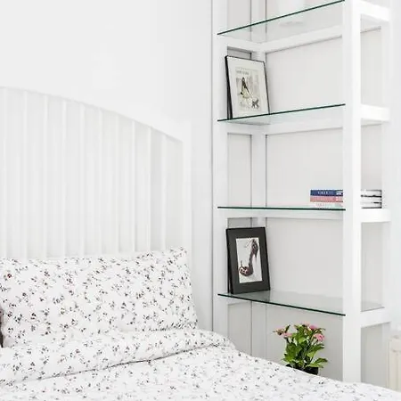 Bright 1-bedroom In Chelsea Apartment London