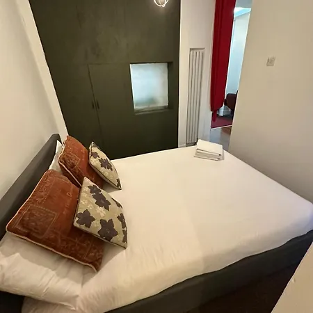 Apartment 2 Bedroom Flat Wembley