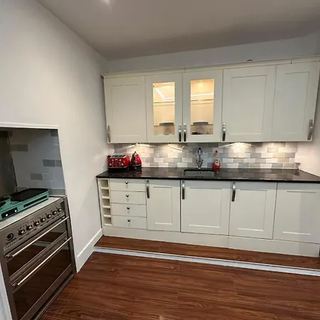 2 Bedroom Flat Wembley