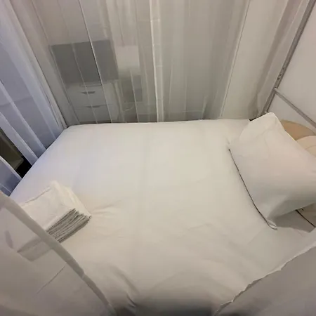 2 Bedroom Flat Wembley Apartment *
