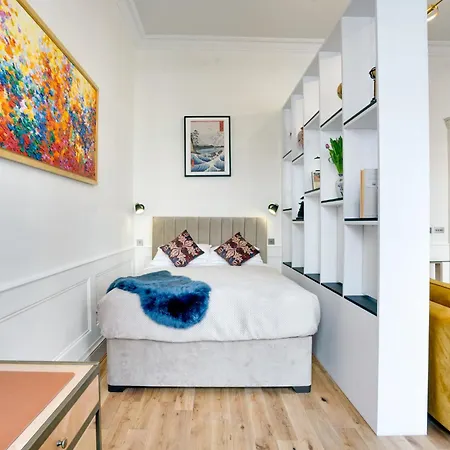 Designer Retreat By Park