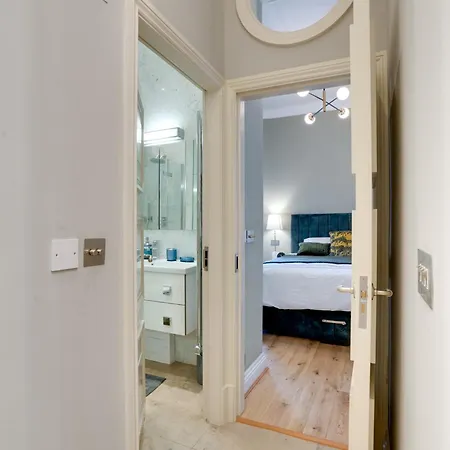 Designer Retreat By Park * London