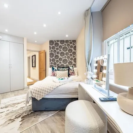 Apartman 2 Bed / 2 Bath Versace In Knightsbridge
