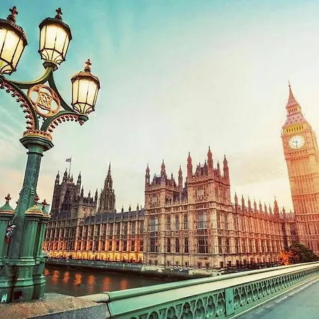 Apartamento 2 Bed / 2 Bath Versace In Knightsbridge