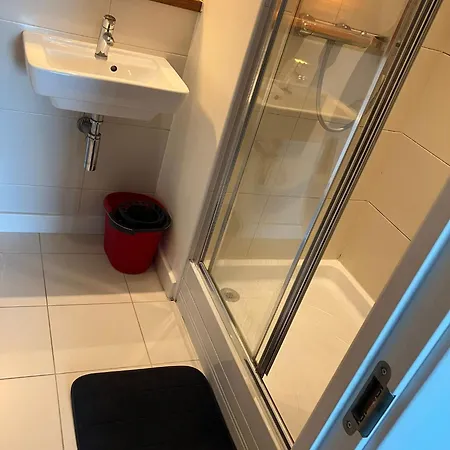 Heronsgate Gh016