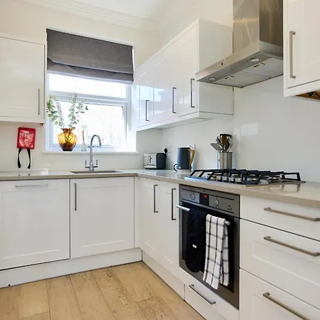 The Leghorn Quarters - Modern 3bdr With Balcony *