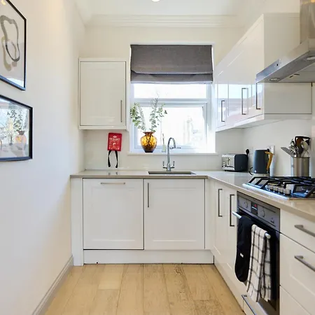 The Leghorn Quarters - Modern 3bdr With Balcony *
