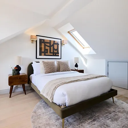 The Leghorn Quarters - Modern 3bdr With Balcony London