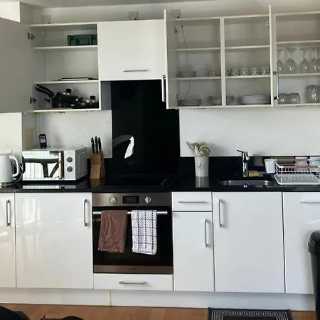 Apartment Heronsgate Gh016