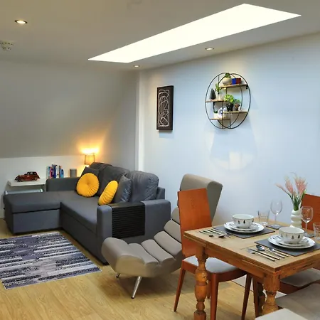 Floor In Islington Apartment