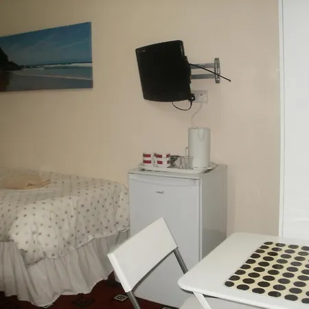 London Heathrow 3*