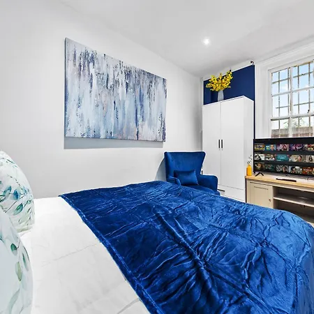 Kensington Station Proximity 2-bedroom Apartment, Walk To Station In 2 Minutes * London