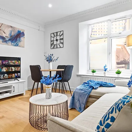 Apartment Kensington Station Proximity 2-bedroom Apartment, Walk To Station In 2 Minutes London
