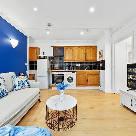 Apartment Kensington Station Proximity 2-bedroom Apartment, Walk To Station In 2 Minutes