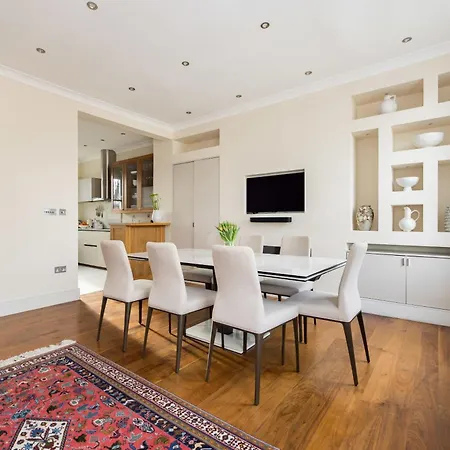 Apartment Light-filled Chelsea Duplex
