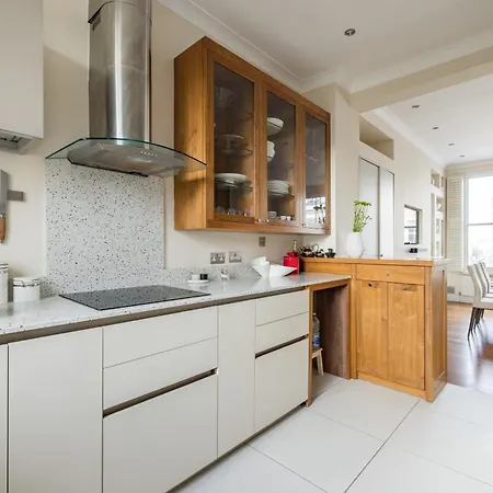 Light-filled Chelsea Duplex Apartment London